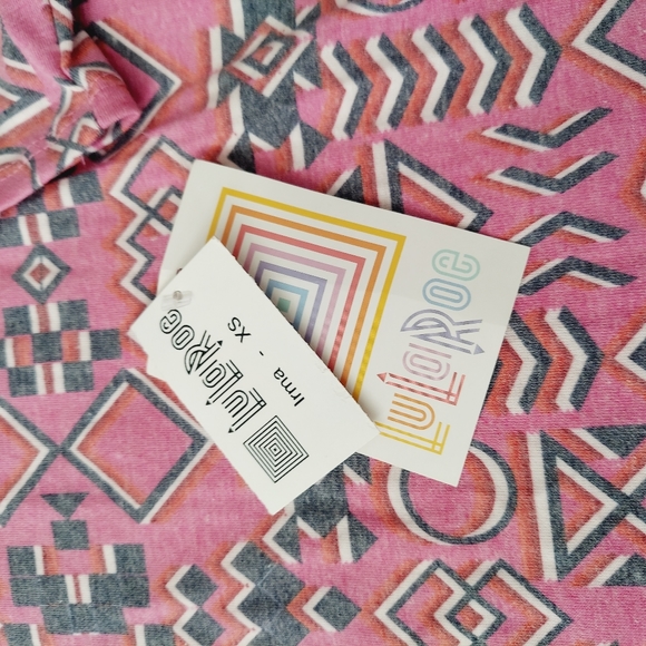 NWT LulaRoe Irma Aztec Geometric Tunic Top Short Sleeve XS - Picture 5 of 7